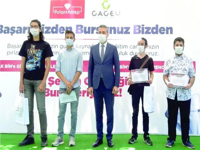 22 öğrenci GAGEV’DEN burs kazandı