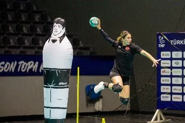 A Milli Kadın Hentbol Takımı, Karadağ Maçı Hazırlıklarına Başladı