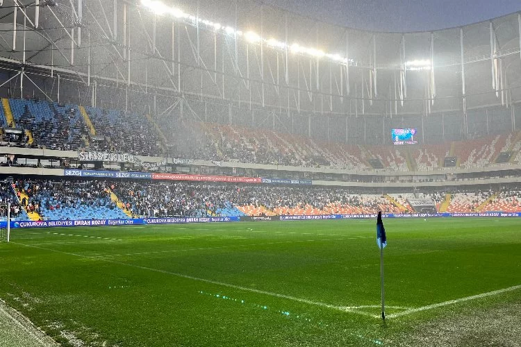 Adana Demirspor- Gaziantep FK Maçına Yağış Nedeniyle Ara Verildi
