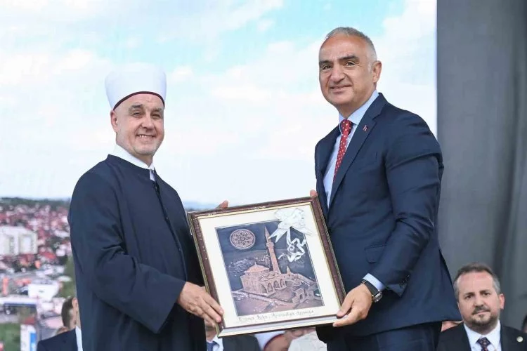 Bakan Ersoy, Osmanlı Mirası Arnavudiye Camii Açılışına Katıldı