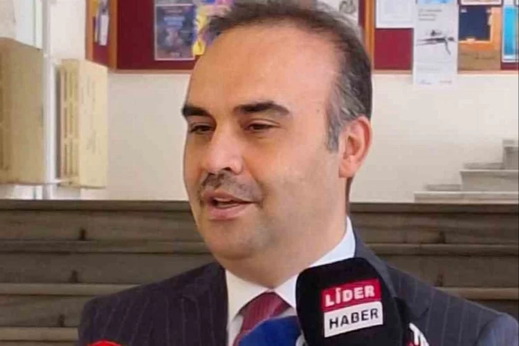 Bakan Kacır: "Türkiye’nin astronotuyla gurur duymuyorlar”