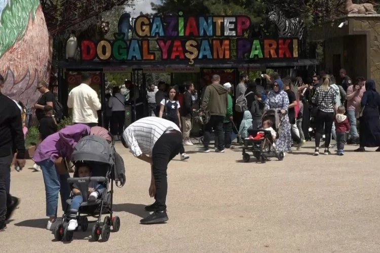 Bayramda Gaziantep Hayvanat Bahçesi’ne Akın Etti