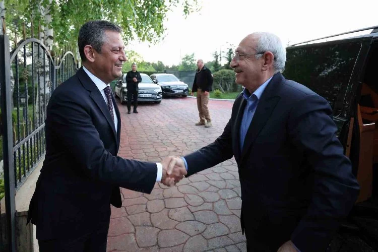 CHP Genel Başkanı Özel, Kılıçdaroğlu İle Bir Araya Geldi
