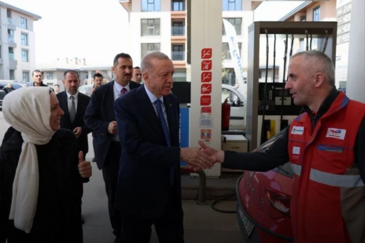 Cumhurbaşkanı Erdoğan, Akaryakıt Çalışanlarını Ziyaret Etti