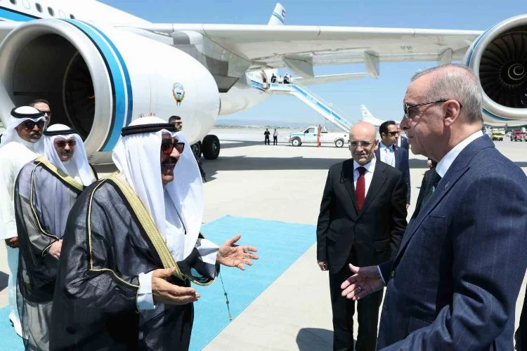 Cumhurbaşkanı Erdoğan, Kuveyt Devlet Emiri Şeyh Havalimanında Karşıladı