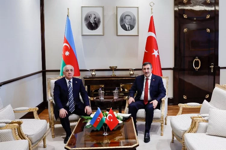 Cumhurbaşkanı Yardımcısı Yılmaz, Azerbaycan Başbakanı İle Görüştü