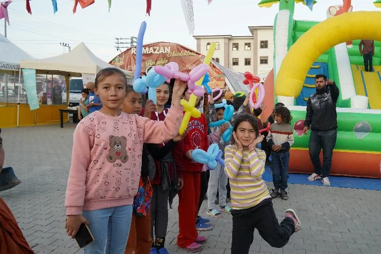 Depremzede çocuklar "Şeker Çocuk Ramazan Günleri" etkinliğiyle sosyal hayata yeniden adapte oluyor