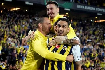 Fenerbahçe: 1 - Olympiakos: 0 (İlk Yarı)