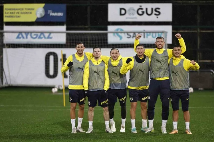 Fenerbahçe, yağmur altında çalıştı