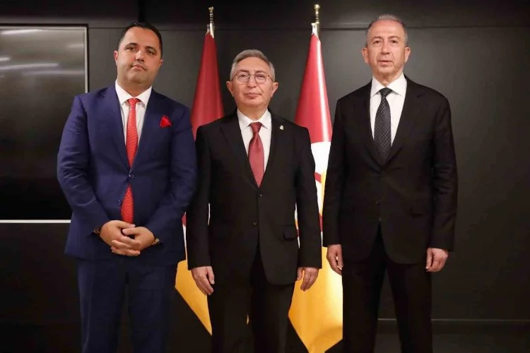 Galatasaray’da Başkan Adayları Renk Seçimi Yapıldı
