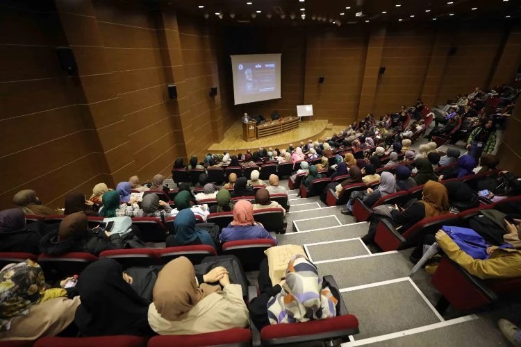 GAÜN’de Dünden Bugüne İslam Ümmetinin Durumu Konferansı