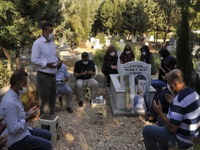 Gazeteci İliksoy mezarı başında anıldı