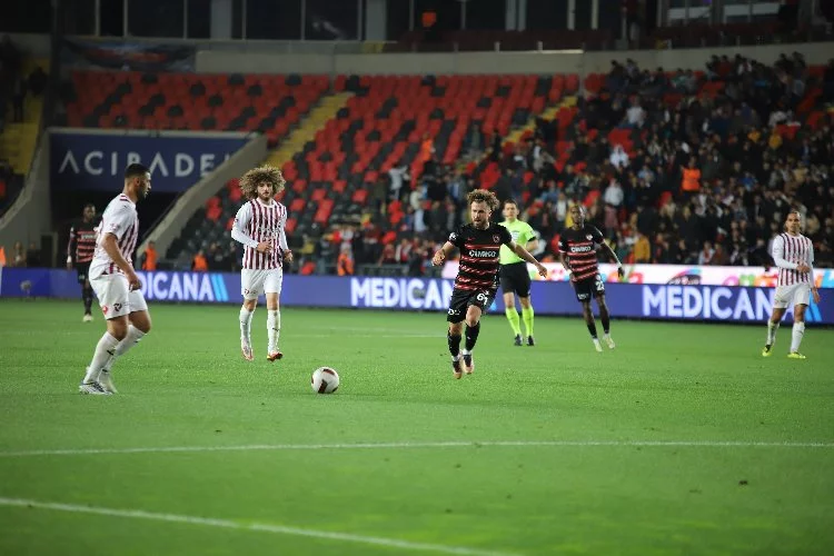 Gaziantep FK: 1 - Hatayspor: 1 (İlk Yarı)
