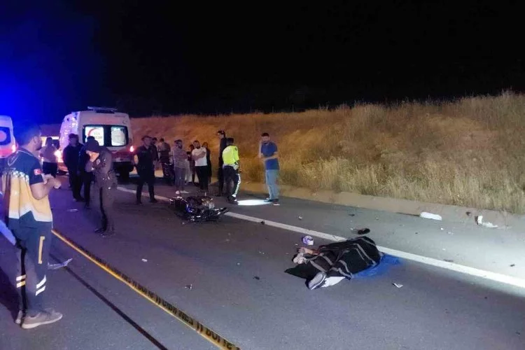 İki Motosiklet Çarpıştı, 2 Sürücü De Hayatını Kaybetti