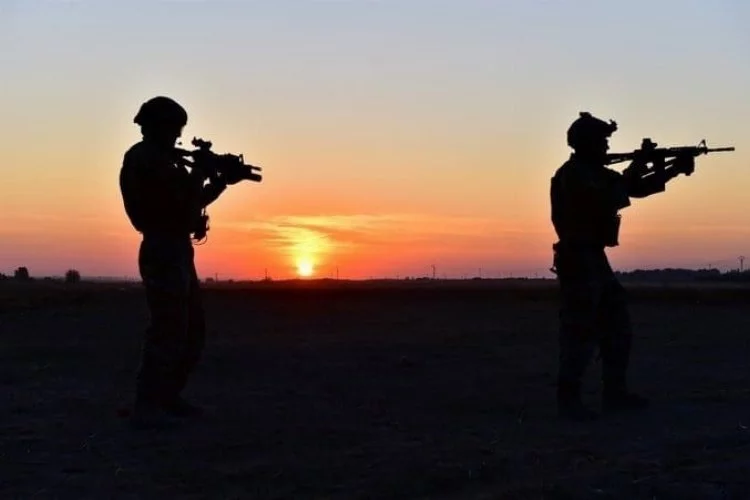 Barınma Alanlarından Kaçan 2 PKK’lı Terörist Teslim Oldu
