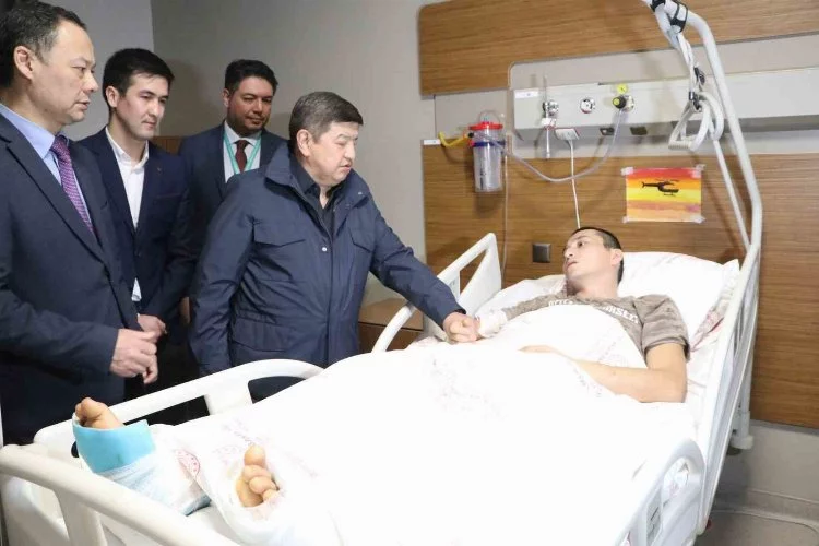 Kırgızistan Bakanlar Kurulu Başkanı Caparov’dan Türkiye Hastanelerine Övgü