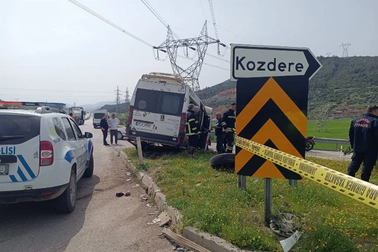 Minibüsle Otomobilin Çarpıştığı Kazada 2 Kişi Yaralandı