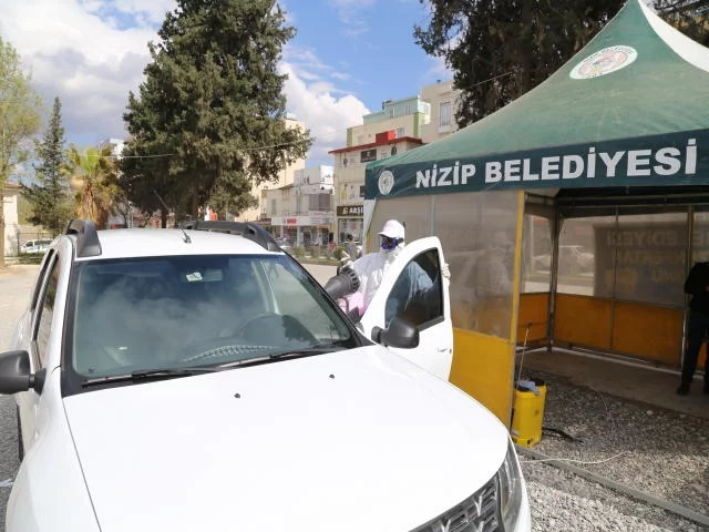 Nizip Belediyesi, dezenfekte istasyonu kurdu