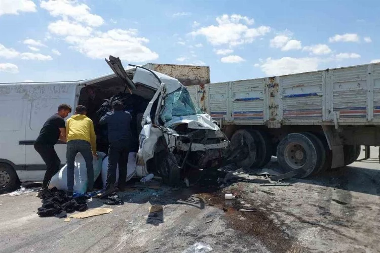Nizip'te feci kaza: 2 ağır yaralı
