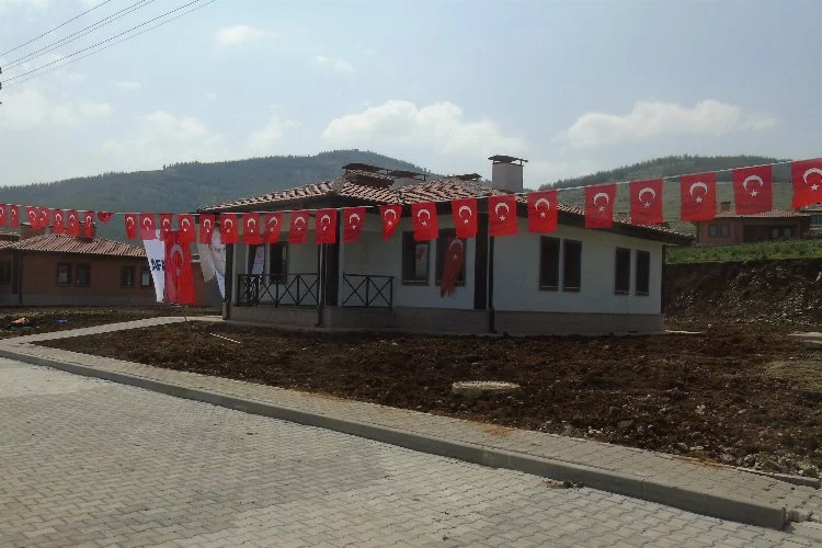 Köy Evleri Depremzedelere Teslim Ediliyor