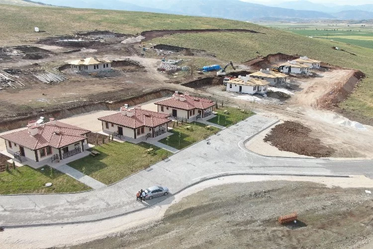 Nurdağı’nda köy evleri hızla tamamlanıyor