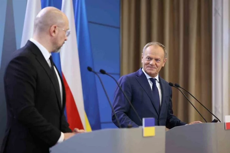 Polonya Başbakanı Tusk Ve Ukrayna Başbakanı Şmihal Bir Araya Geldi