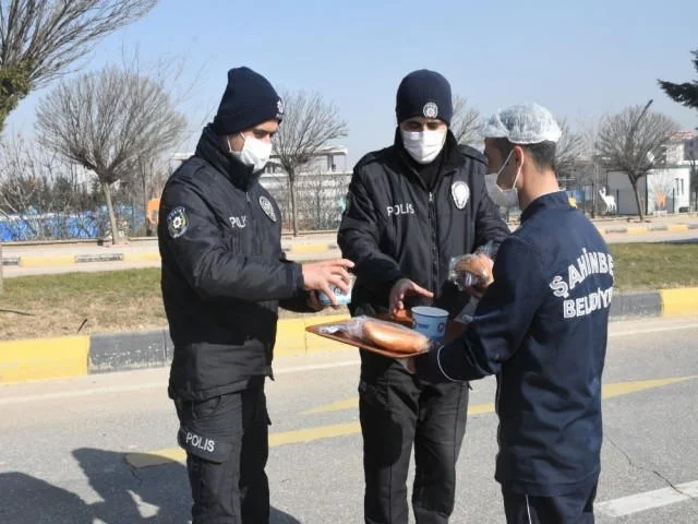 Şahinbey'den polislere çorba ikramı