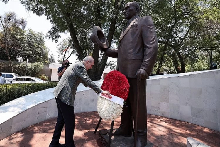 TBMM Başkanı Kurtulmuş, Atatürk Anıtı'nı Ziyaret Etti