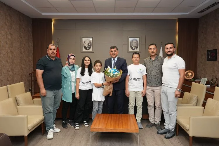 TEKNOFEST Türkiye beşincileri, Fadıloğlu ile bir araya geldi