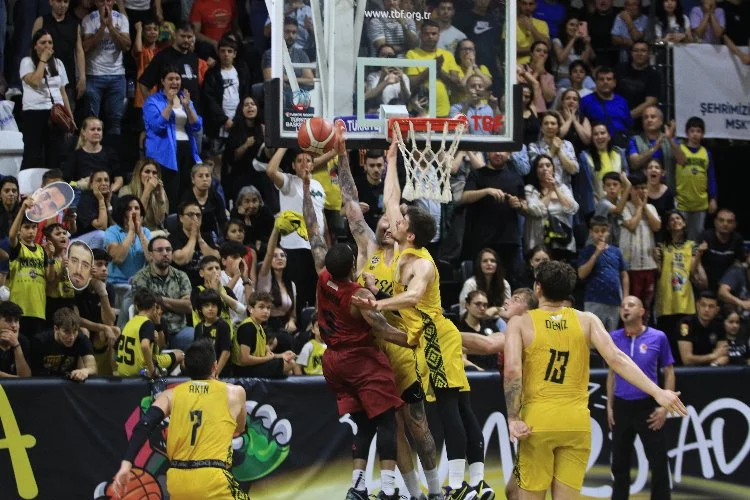 Türkiye Basketbol Ligi: Mersin Büyükşehir Belediyesi: 79 - Gaziantep Basketbol: 77