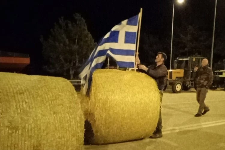 Türkiye sınırında Yunan çiftçilerden protesto